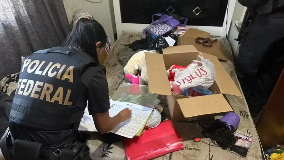 PF prende suspeitos de fraudar registros de armas para CACs no Rio