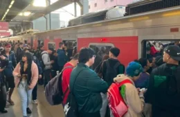 Falha em trem obriga passageiros a desembarcar e deixa Linha 12-Safira lenta em SP