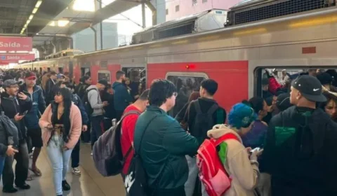 Falha em trem obriga passageiros a desembarcar e deixa Linha 12-Safira lenta em SP