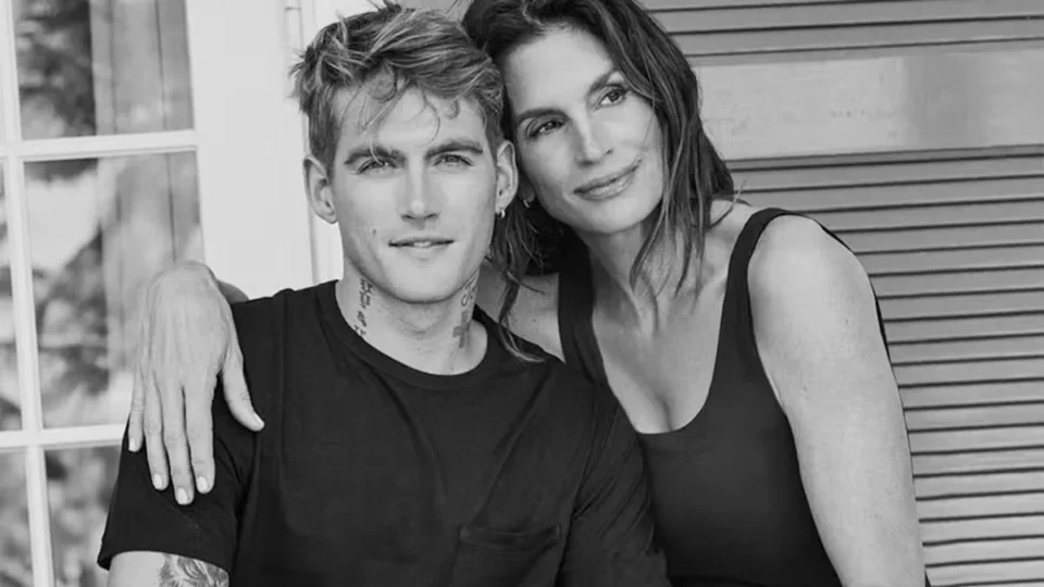 Presley Gerber, filho de Cindy Crawford, morre aos 27 anos em clínica de reabilitação em Los Angeles