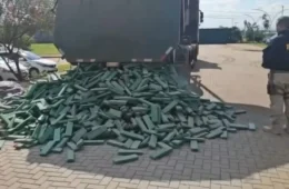 PRF apreende mais de três quilos de maconha escondidos em carreta