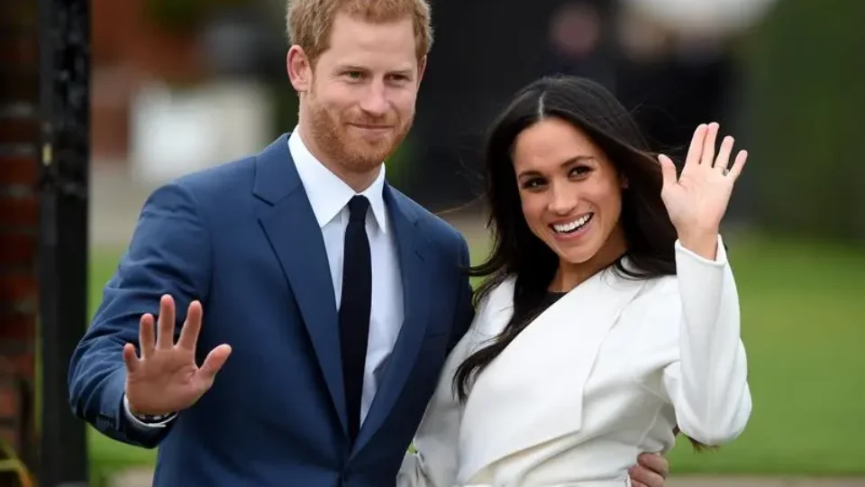 Harry e Meghan se surpreendem com carta de Charles sobre status na realeza