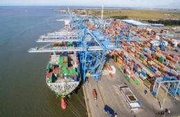 Brasil fecha balança comercial de agosto com superávit de US$ 7,4 bilhões em agosto