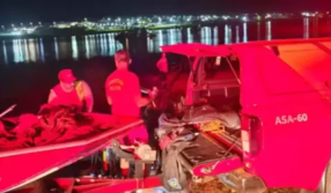 Pai morre após embarcação virar em lago de Goiás; filho de 4 anos continua desaparecido