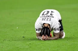 Corinthians perde em casa, Memphis desperdiça pênalti e Timão cai na Libertadores