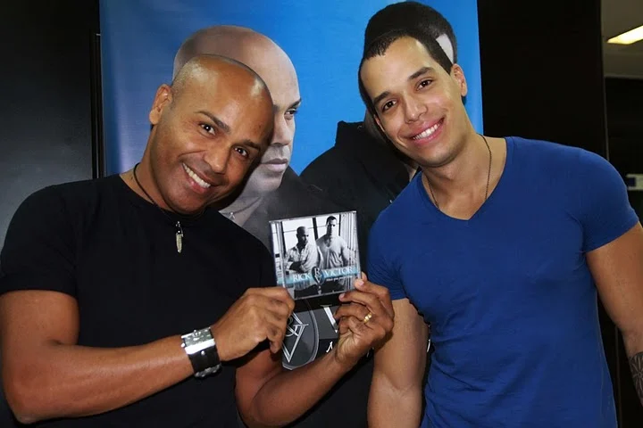 O cantor Rick e o filho Victor lançaram seu primeiro CD, "Mais Que Pai e Filho", em fevereiro de 2017