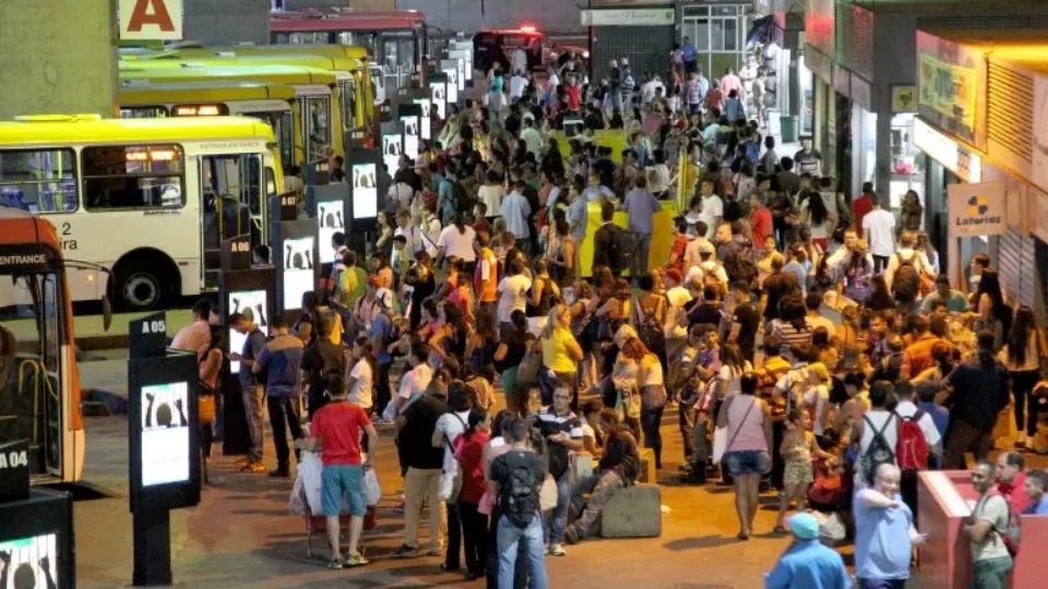 Rodoviários do DF rejeitam proposta e confirmam greve de ônibus para segunda-feira