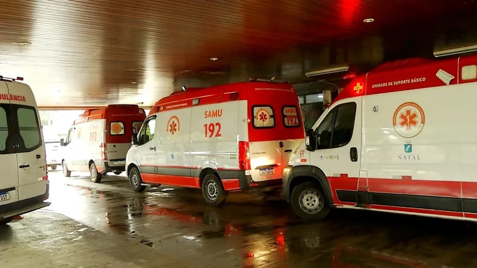 Macas retidas em hospitais deixam 2,2 mil chamados do Samu sem atendimento em Manaus