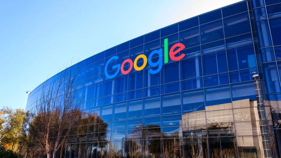 Google leva multa de € 403 milhões por uso de dados de localização de usuários