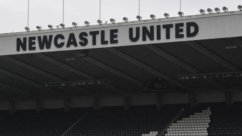 Newcastle x Bournemouth hoje 8h30: onde assistir e escalações