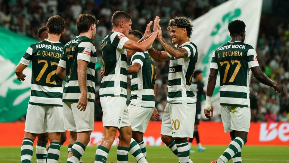 Sporting vira sobre Galatasaray e estreia com vitória na Champions