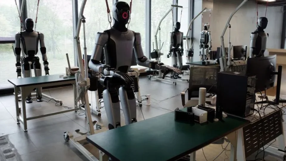 Venda de robôs humanoides chegou a 7 mil unidades em 2025; mercado prevê salto nos próximos anos