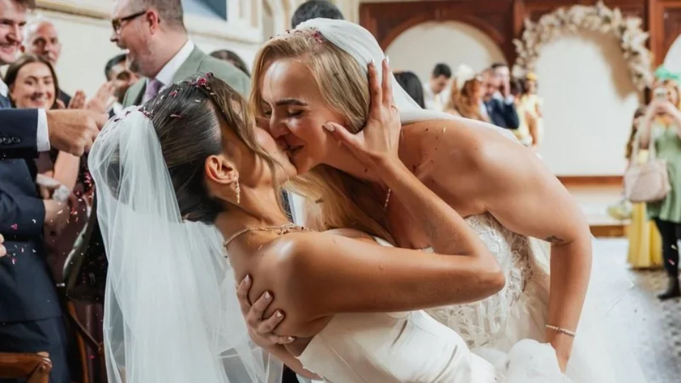 Ex-BBB Talita Araújo fala sobre casamento com britânica: ‘Me sinto muito amada e protegida’