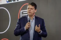 Tarcísio anuncia 16 barcos e dois helicópteros para atender cidades atingidas pelas chuvas no Vale do Ribeira
