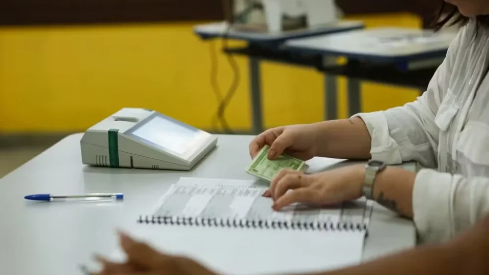 Folga eleitoral: quem trabalha nas eleições tem direito a quantos dias de descanso?