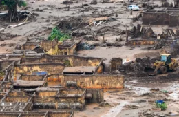 Justiça condena Samarco e três pessoas pela tragédia de Mariana