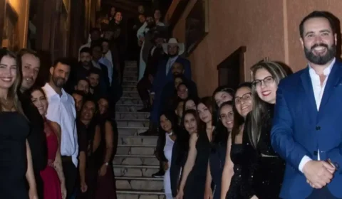 Casamento coletivo reúne 24 trisais em cerimônia simbólica no Rio de Janeiro