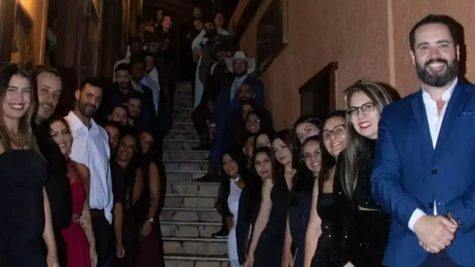 Casamento coletivo reúne 24 trisais em cerimônia simbólica no Rio de Janeiro