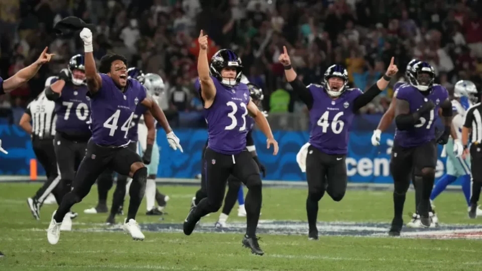 Ravens vencem Cowboys por 34 a 31 em jogo histórico da NFL no Rio