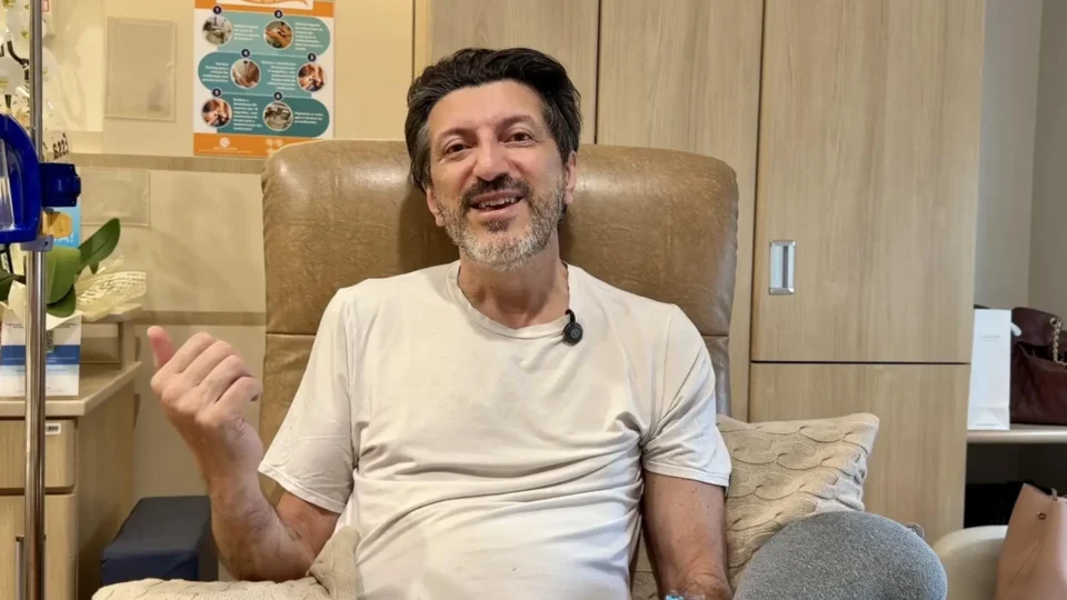 Remédio experimental para Lito Sousa chega ao Brasil e é liberado rapidamente em operação especial