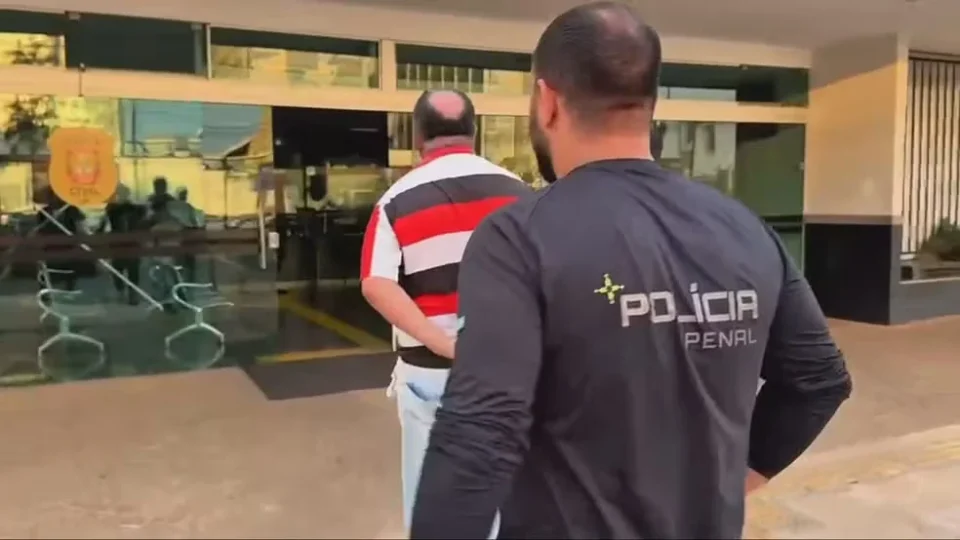 Homem é preso suspeito de importunar passageira em ônibus no DF