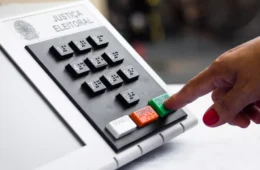 Mais de 90% das urnas estão prontas para as Eleições 2026, diz presidente do TSE
