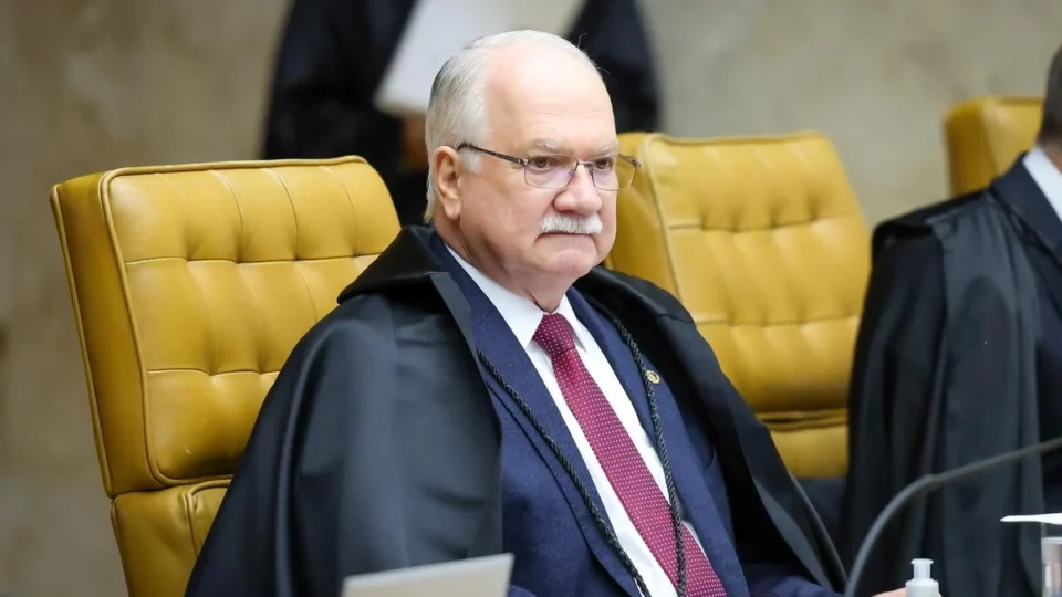 Fachin centraliza casos Moraes, Master e INSS e muda força de Mendonça no Supremo
