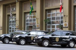 Homem confessa homicídio a vizinhos, deixa corpo dentro de geladeira e foge em SP