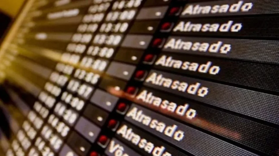 Buraco na pista de Confins pode espalhar atrasos pelo Brasil; entenda por que aeroporto é estratégico para a aviação