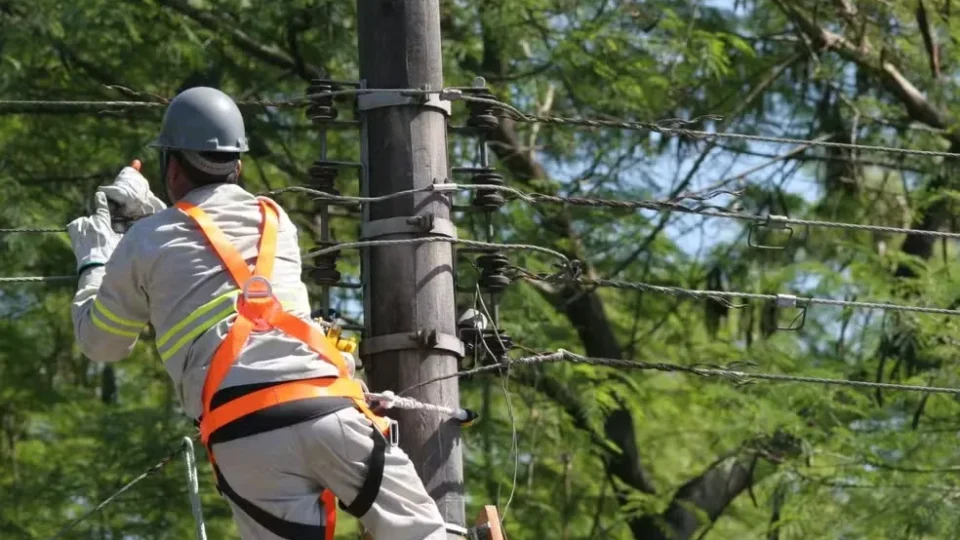 Manaus terá falta de energia por até 10 horas neste domingo