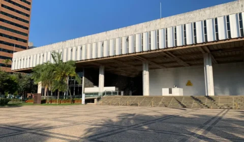 Quase 90% dos deputados estaduais de Minas tentam permanecer no cargo