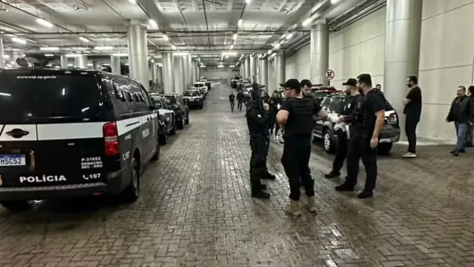 Polícia encontra centrais de golpes em imóveis de alto padrão em Guarulhos