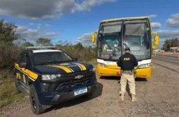 Homem procurado por tráfico é preso dentro de ônibus em Bagé