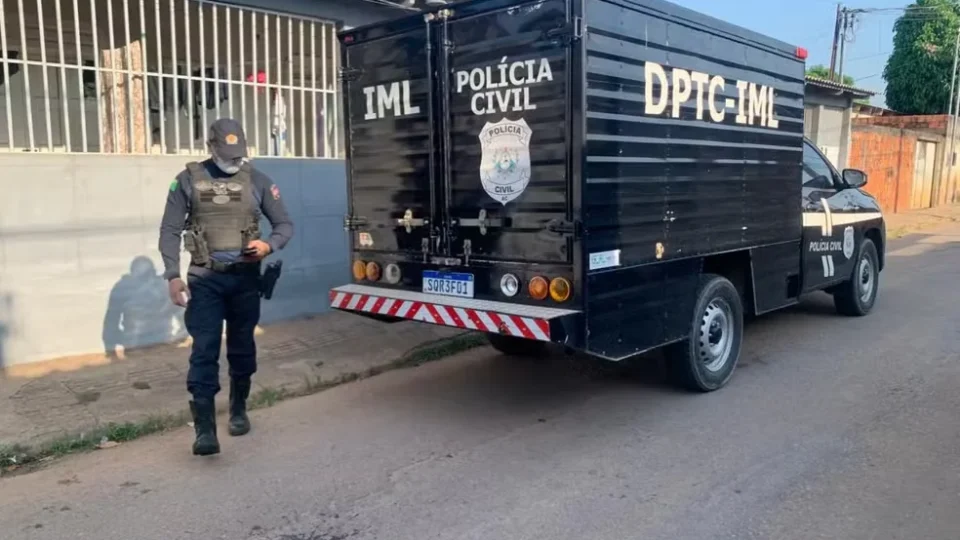 Dois corpos são encontrados esquartejados dentro de apartamento no Acre