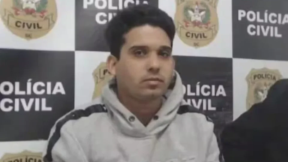 Padrasto é condenado a 44 anos de prisão por torturar e matar enteado de 4 anos em SC