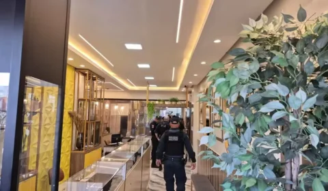 Assalto com reféns em joalheria mobiliza polícias no centro de Santarém