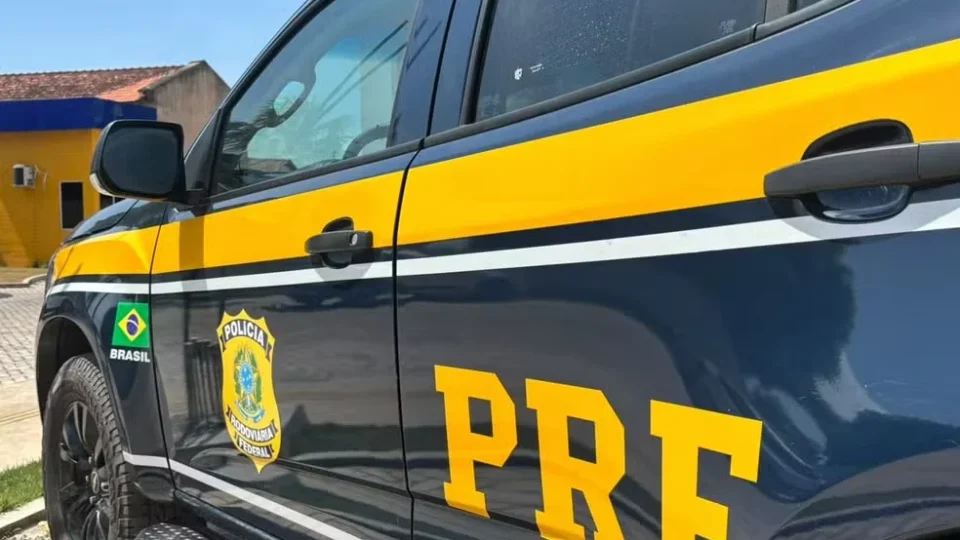 Homem sofre acidente na BR-156, tenta se passar pelo pai e acaba preso no Amapá