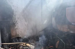 Incêndio destrói móveis e faz telhado de casa desabar em Montes Claros