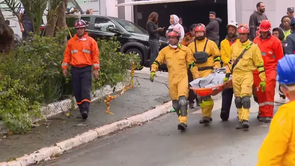Bombeiros encontram corpo de criança desaparecida após desabamento em SP