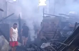 Incêndio destrói padaria e casa durante a madrugada em Belém