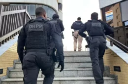 Polícia prende grupo suspeito de vender drogas para clientes de alto poder aquisitivo na Bahia