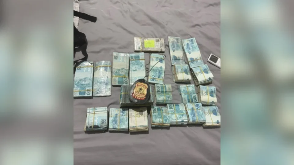 PF apreende R$ 220 mil em operação que investiga suposto acordo eleitoral com facção na Paraíba