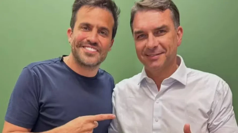 Flávio Bolsonaro anuncia Pablo Marçal em equipe de governo caso seja eleito