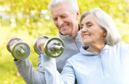 Como envelhecer bem? Geriatra explica os pilares para chegar aos 60, 70 e 80 anos com autonomia