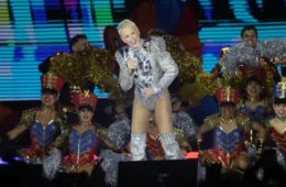 Xuxa leva “O Último Voo da Nave” a Curitiba e revive mais de 40 anos de carreira