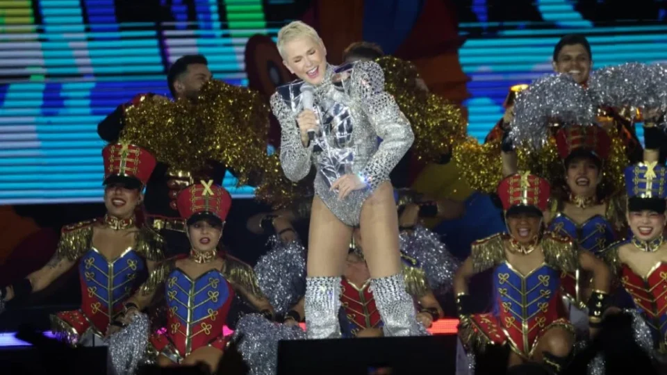 Xuxa leva “O Último Voo da Nave” a Curitiba e revive mais de 40 anos de carreira
