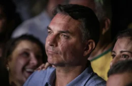 Flávio Bolsonaro fugiu do Brasil? Entenda o que se sabe até agora
