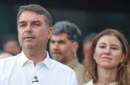 Avião usado por Flávio Bolsonaro nos EUA tem ligação com empresário investigado na Argentina