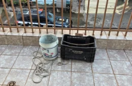 Trio é preso por entregar drogas e remédios em balde pendurado por cordas em SP
