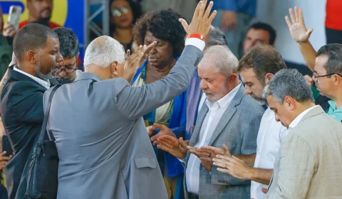 Lula mira eleitorado evangélico e envia carta com apelo por “discernimento”